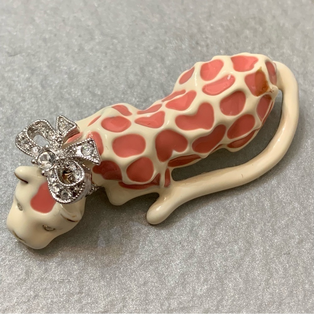 Kenneth Jay Lane Mountain Lion Enamel Brooch Pin Signed KJL